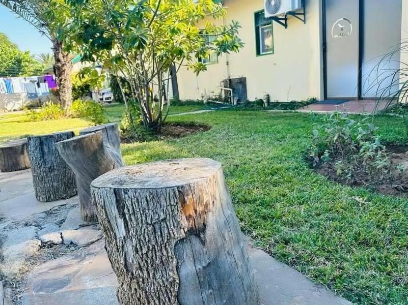 Birdville Bnb Guest House Габороне Экстерьер фото