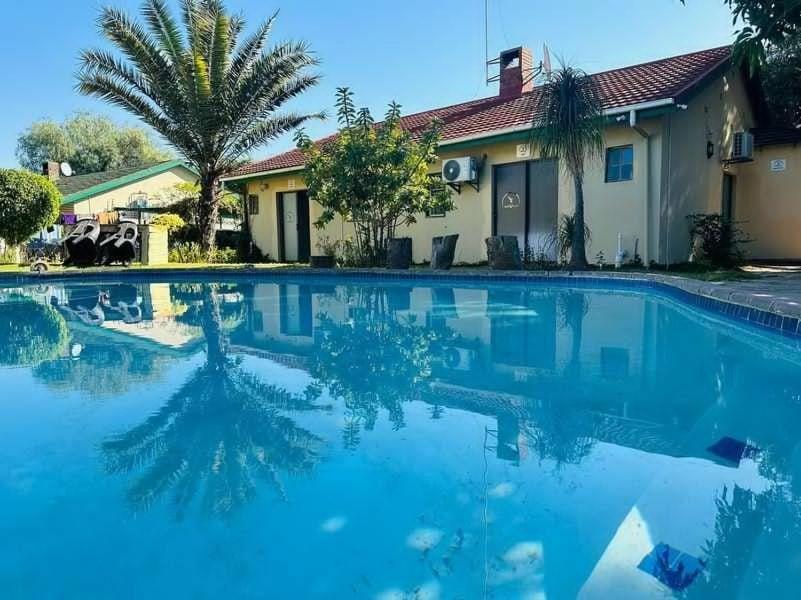 Birdville Bnb Guest House Габороне Экстерьер фото